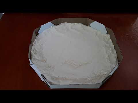 Proposta sensorial: Caixa com farinha - para desenhar ou fazer letras e números. #Motricidadefina